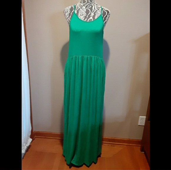 Annabelle Dresses & Skirts - Gorgeous Maxi Dress w/ Pockets! Just Stunning!